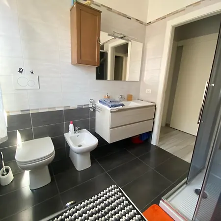Casa Leo דירה *